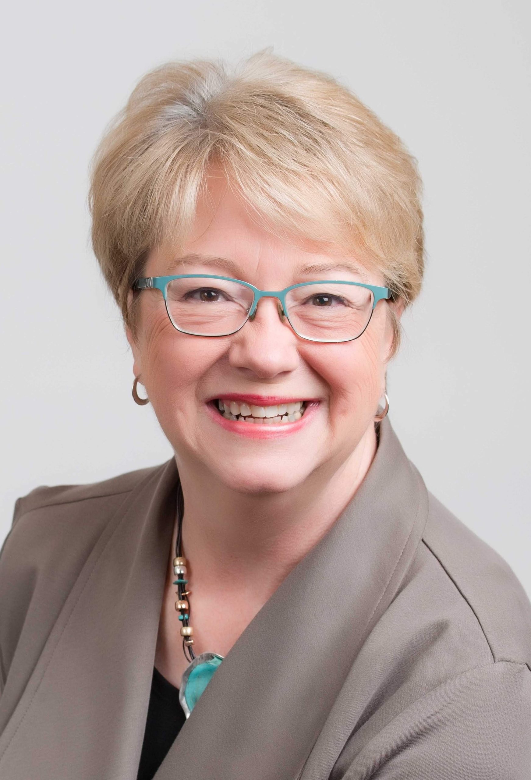 Lighthouse Realty Cyndy Thompson